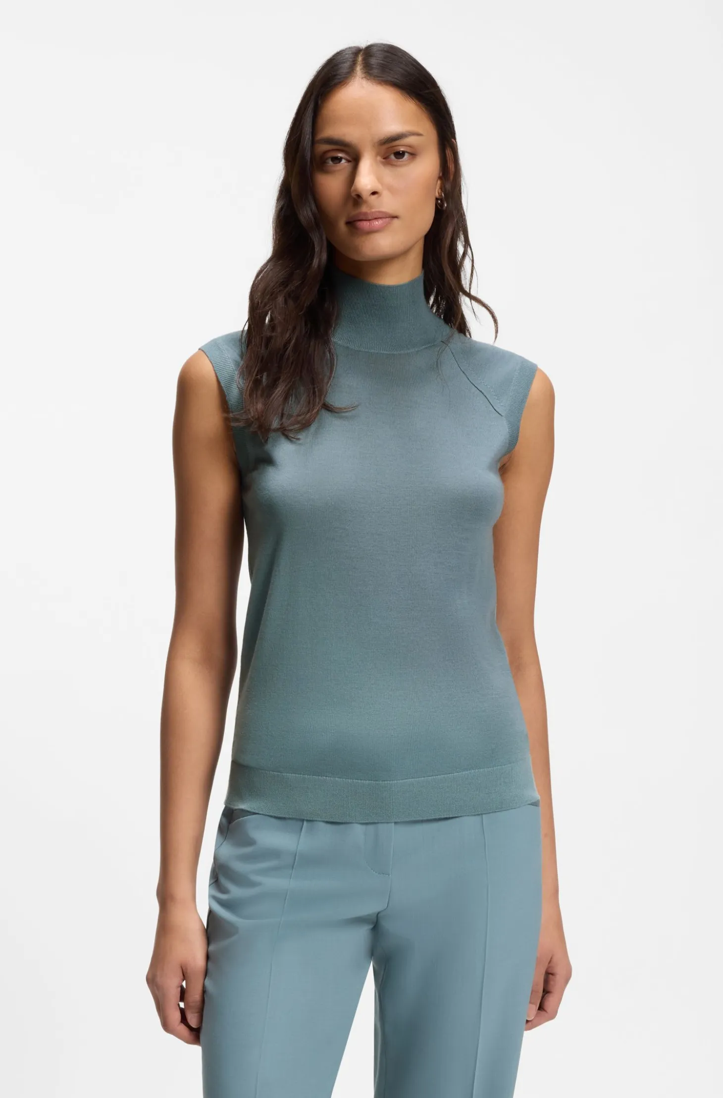 Sleeveless mock-neck sweater in merino wool