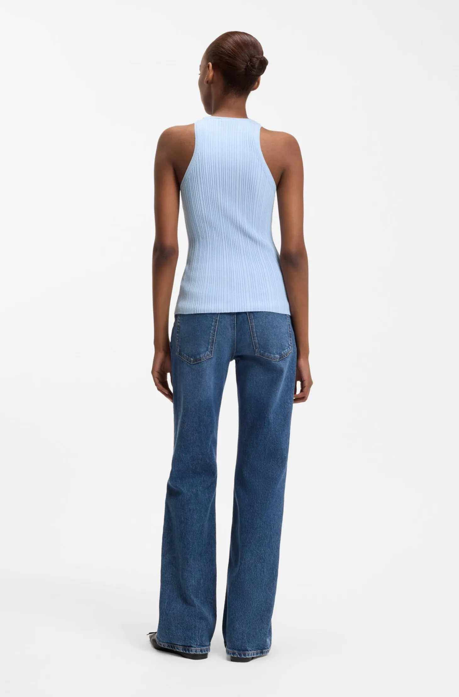 Sleeveless racer-back top in ribbed crepe fabric