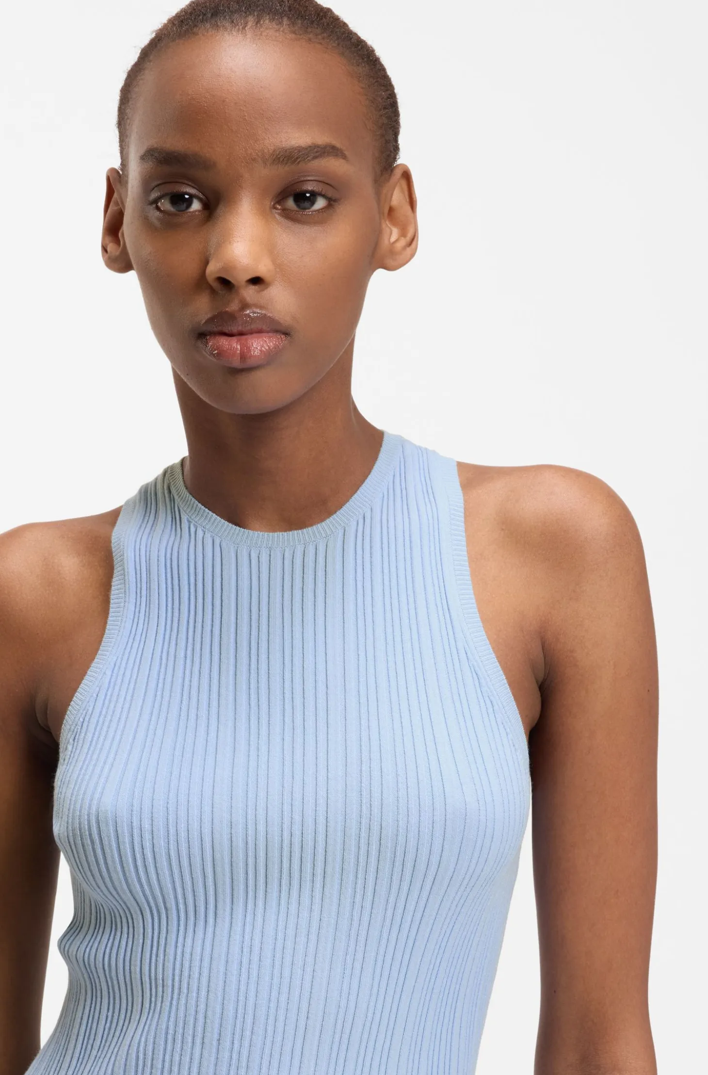 Sleeveless racer-back top in ribbed crepe fabric