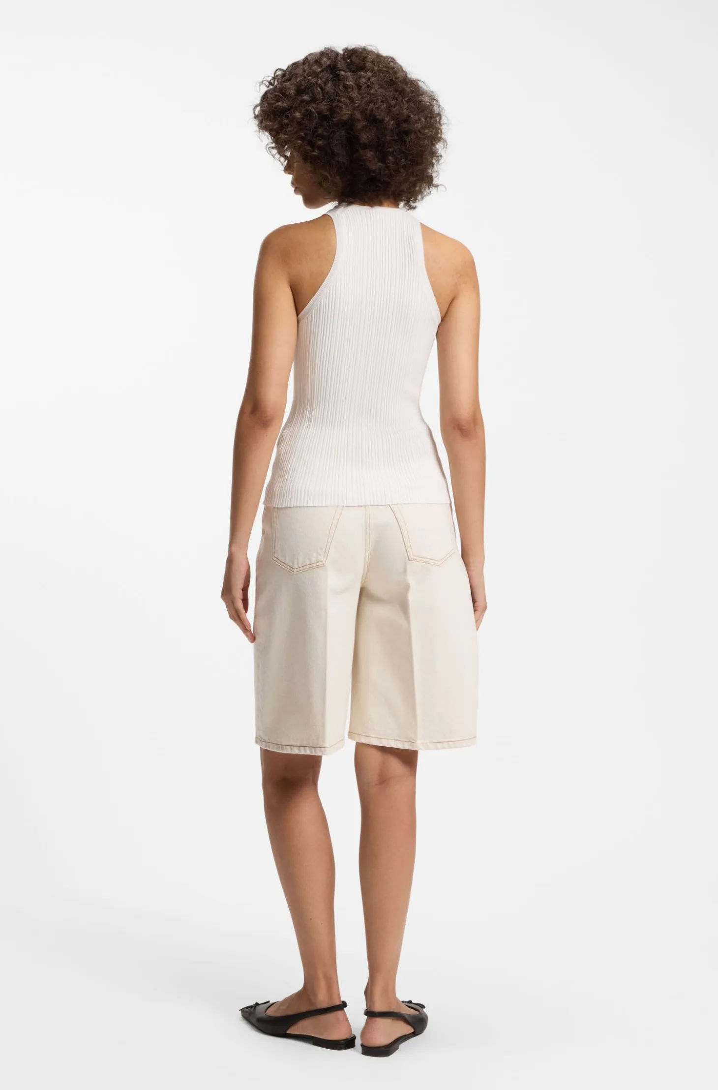 Sleeveless racer-back top in ribbed crepe fabric