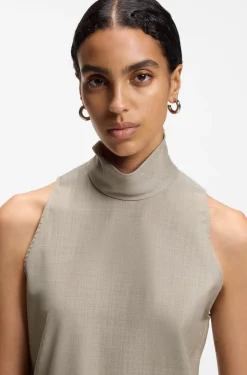 Sleeveless tailored blouse in virgin wool with stretch