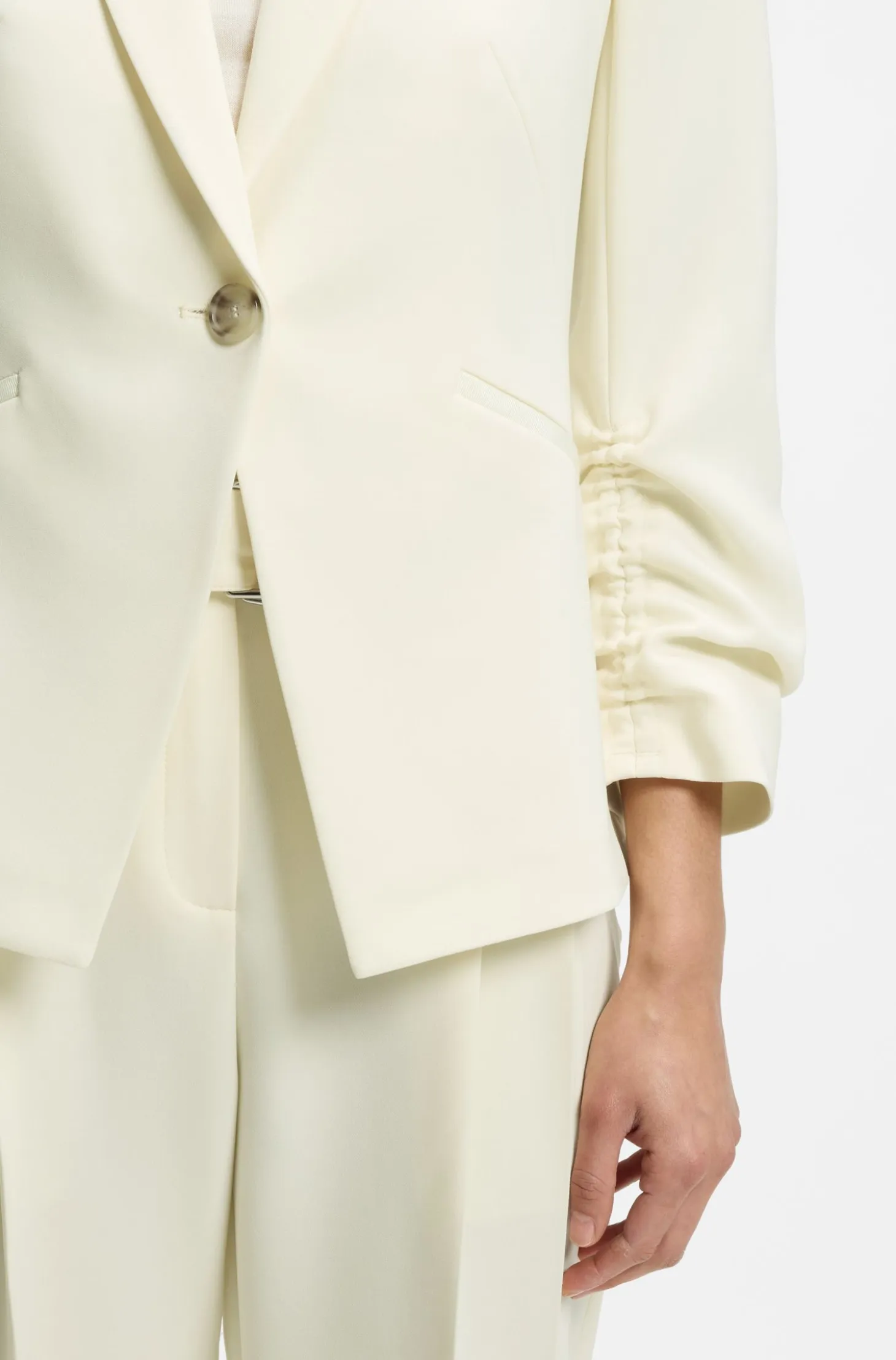 Slim-fit blazer in Japanese crepe with ruched sleeves