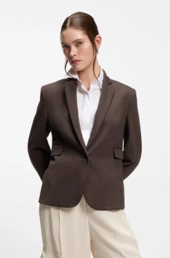 Slim-fit blazer with angled darts