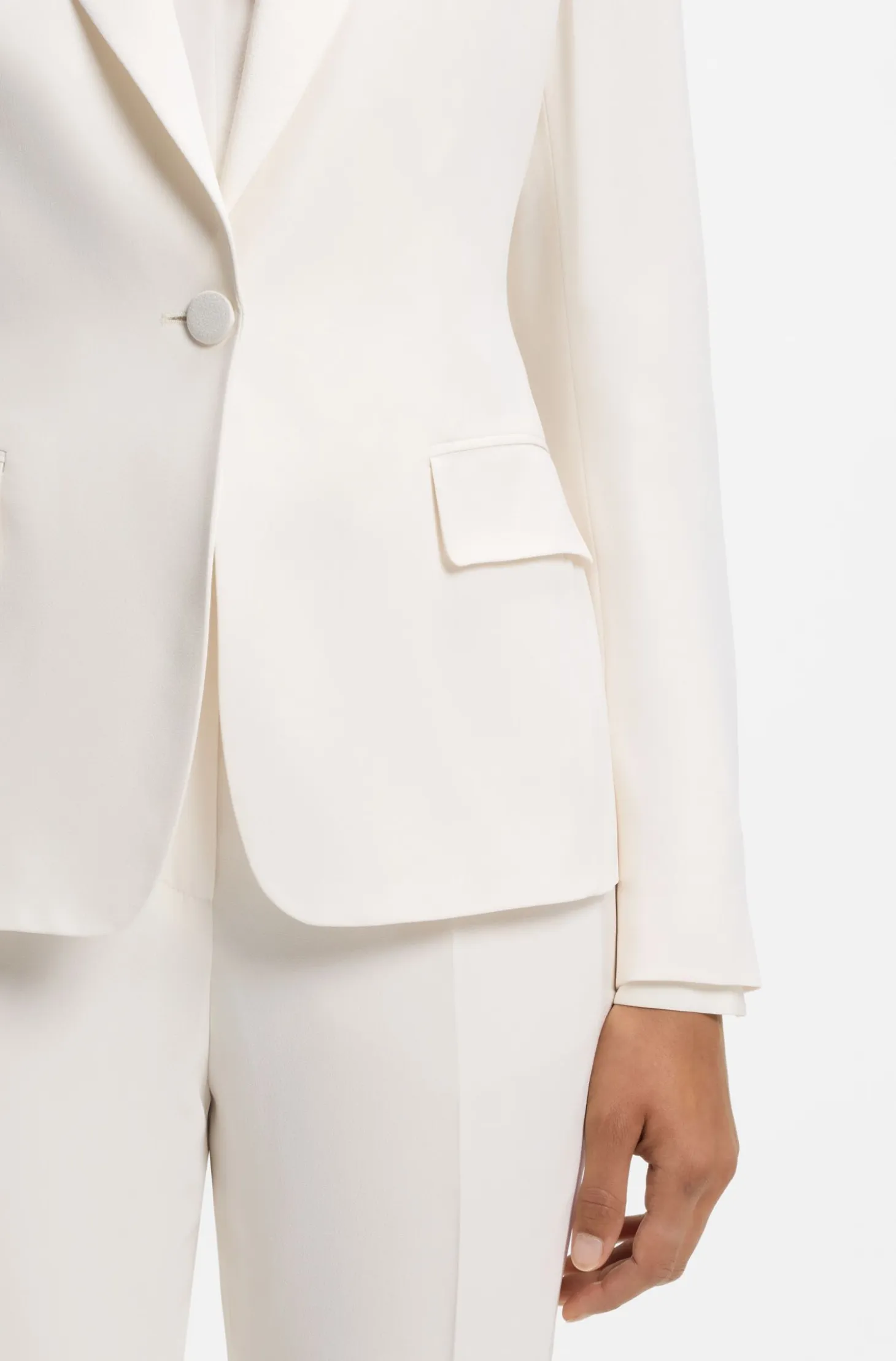 Slim-fit blazer with single-button closure