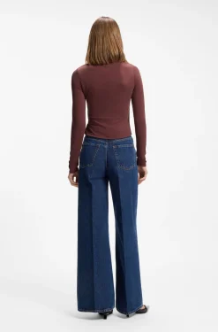 Slim-fit cupro top with modern boatneck