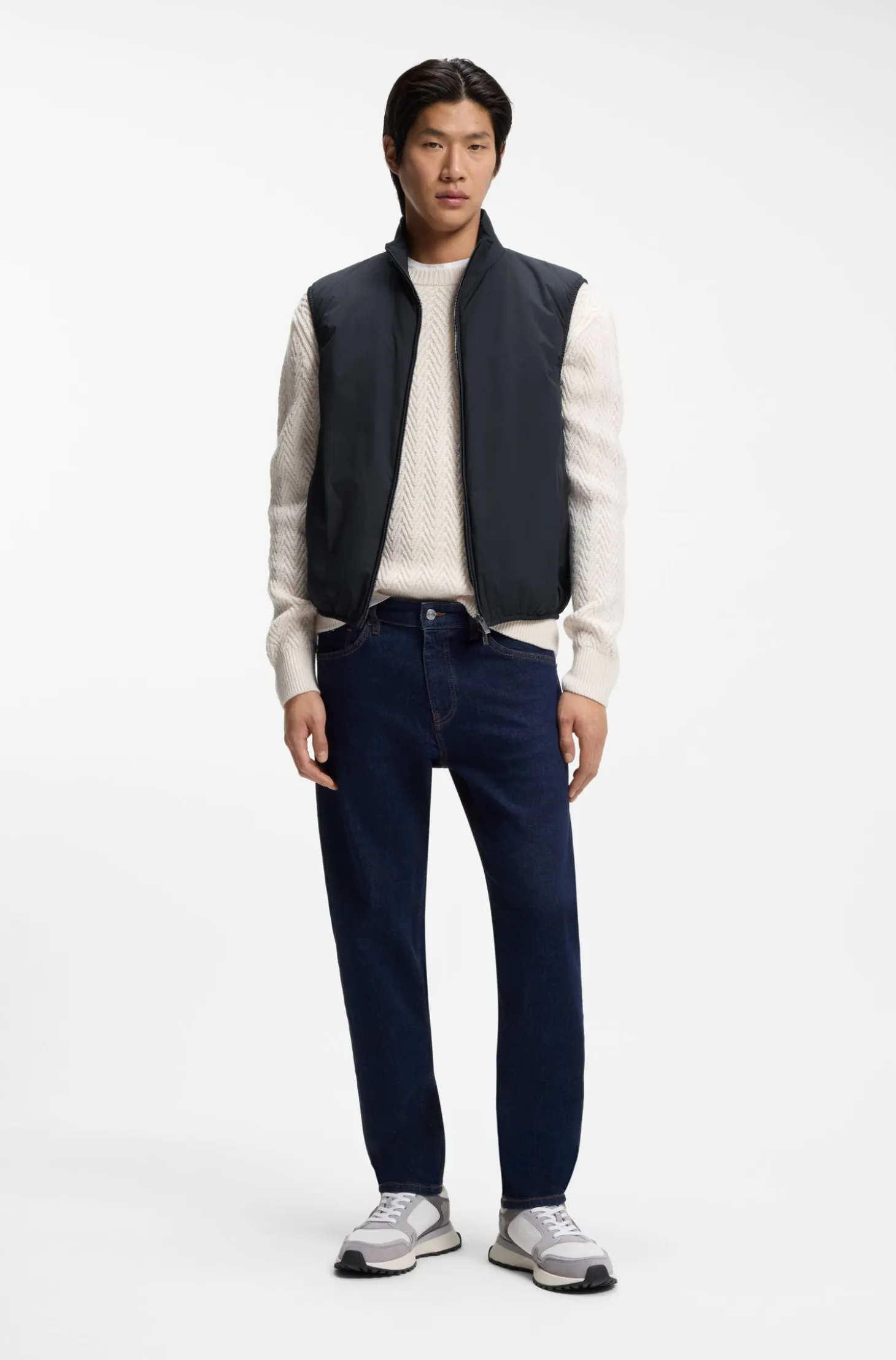 Slim-fit gilet in water-repellent performance-stretch fabric