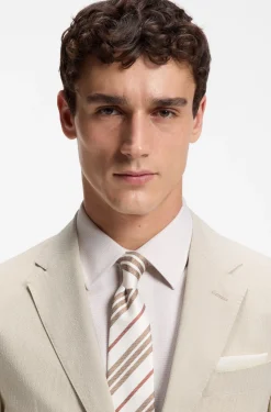Slim-fit jacket in wool-blend seersucker