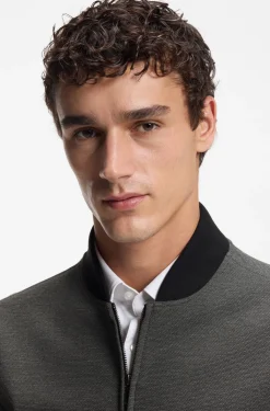 Slim-fit jacket in wrinkle-resistant fabric