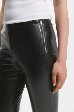 Slim-fit leggings in faux leather
