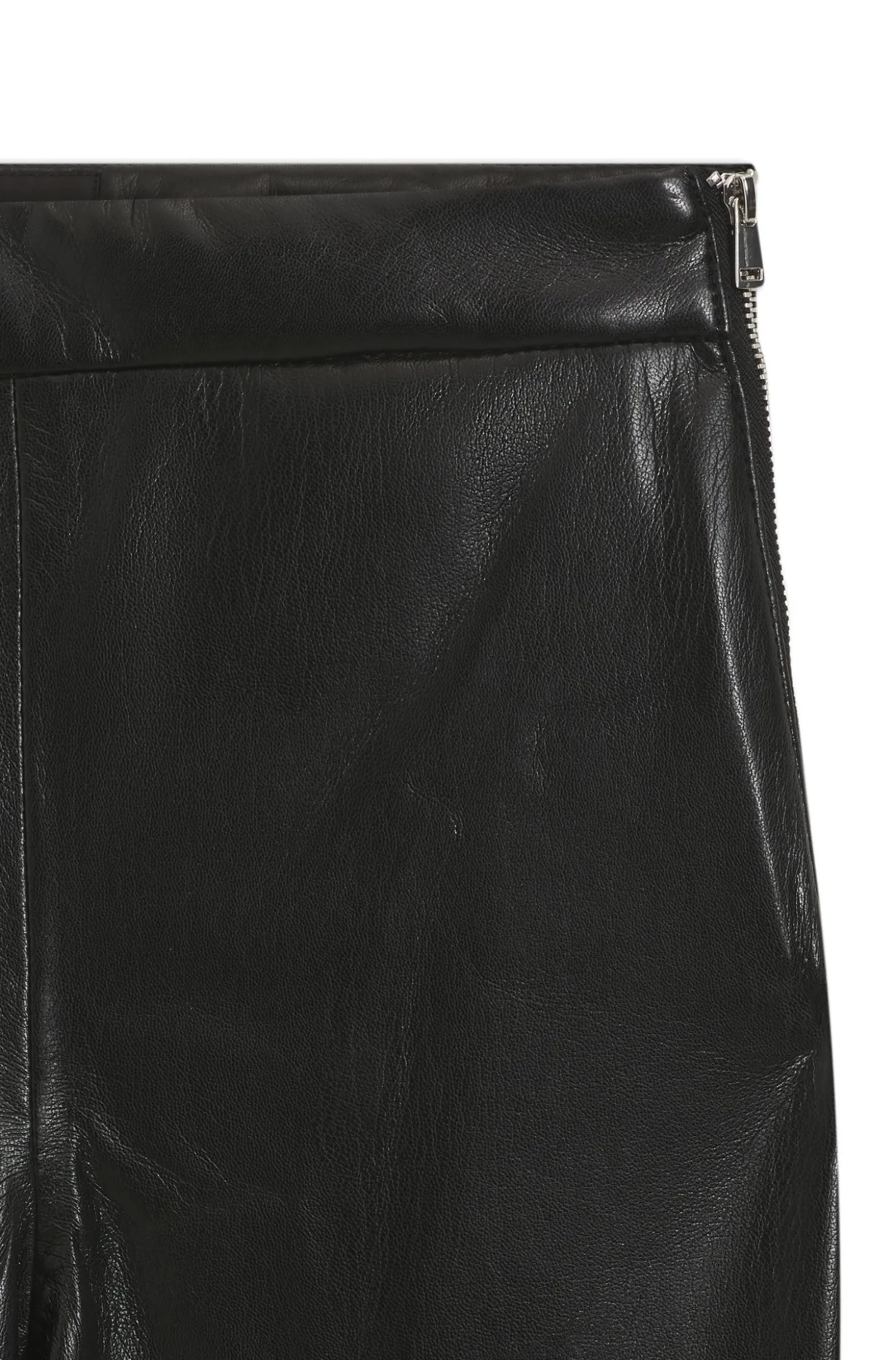 Slim-fit leggings in faux leather