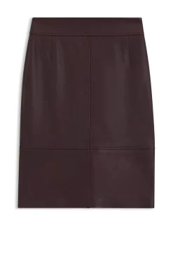 Slim-fit pencil skirt in smooth leather