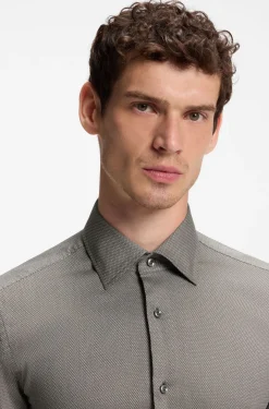 Slim-fit shirt in a thermoregulating structured cotton blend