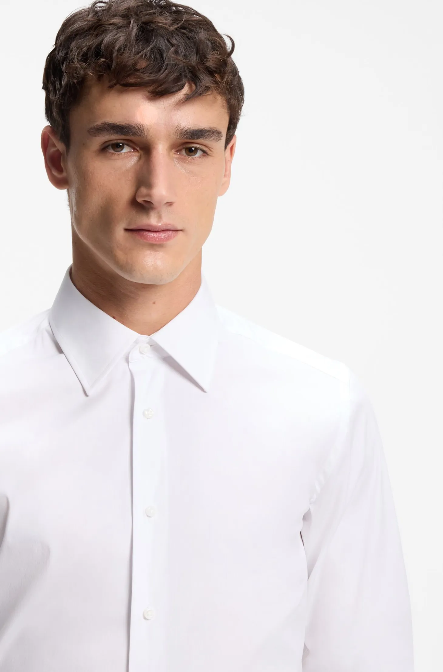 Slim-fit shirt in cotton-blend stretch poplin