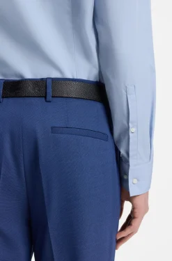Slim-fit shirt in cotton with spread collar