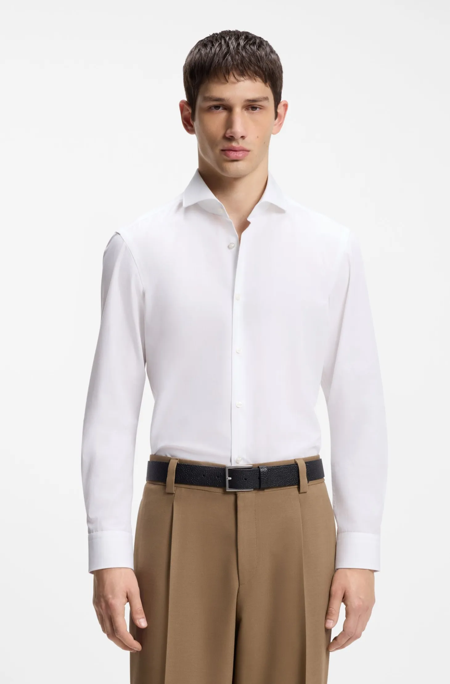 Slim-fit shirt in cotton with spread collar