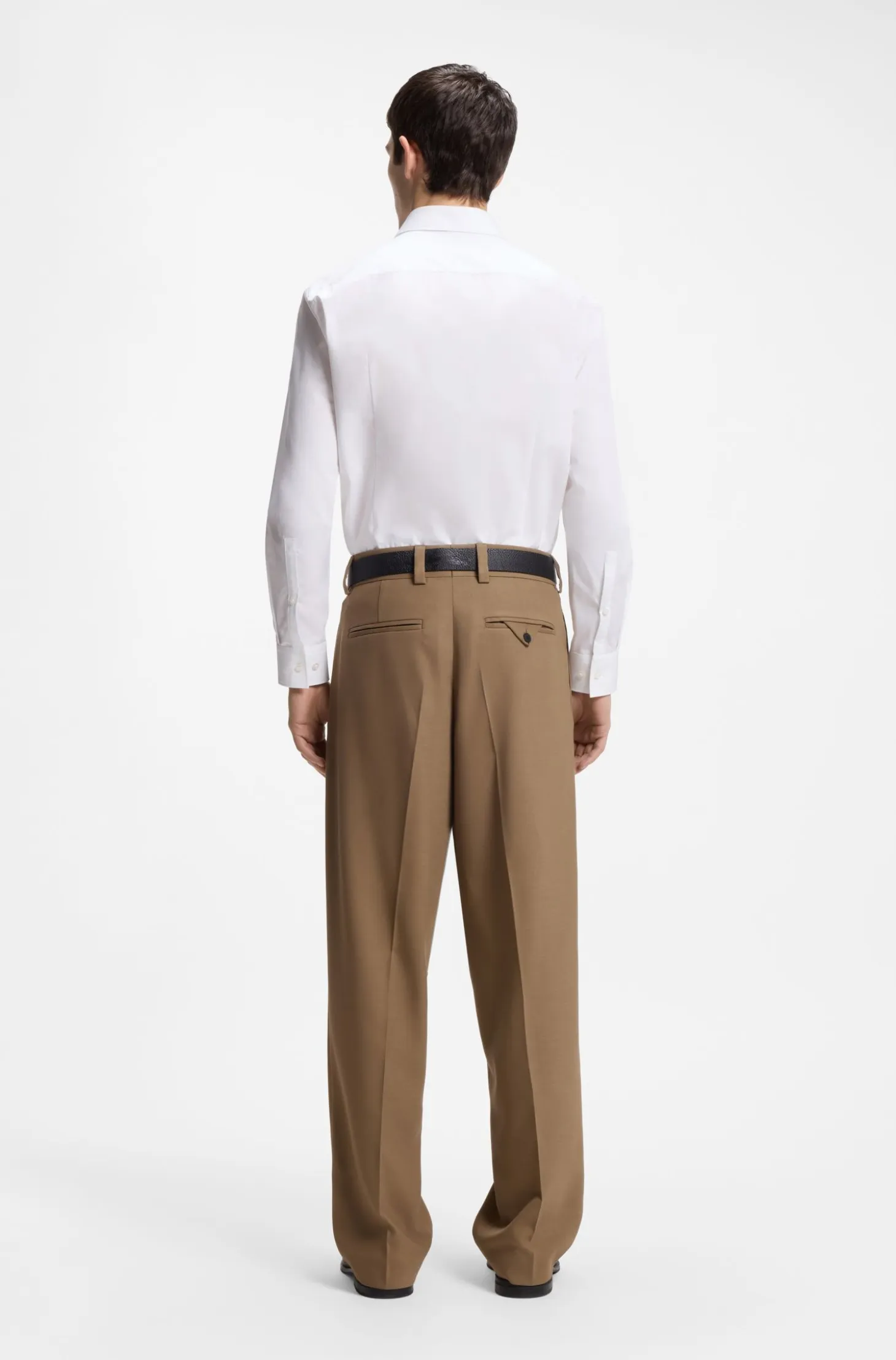 Slim-fit shirt in cotton with spread collar
