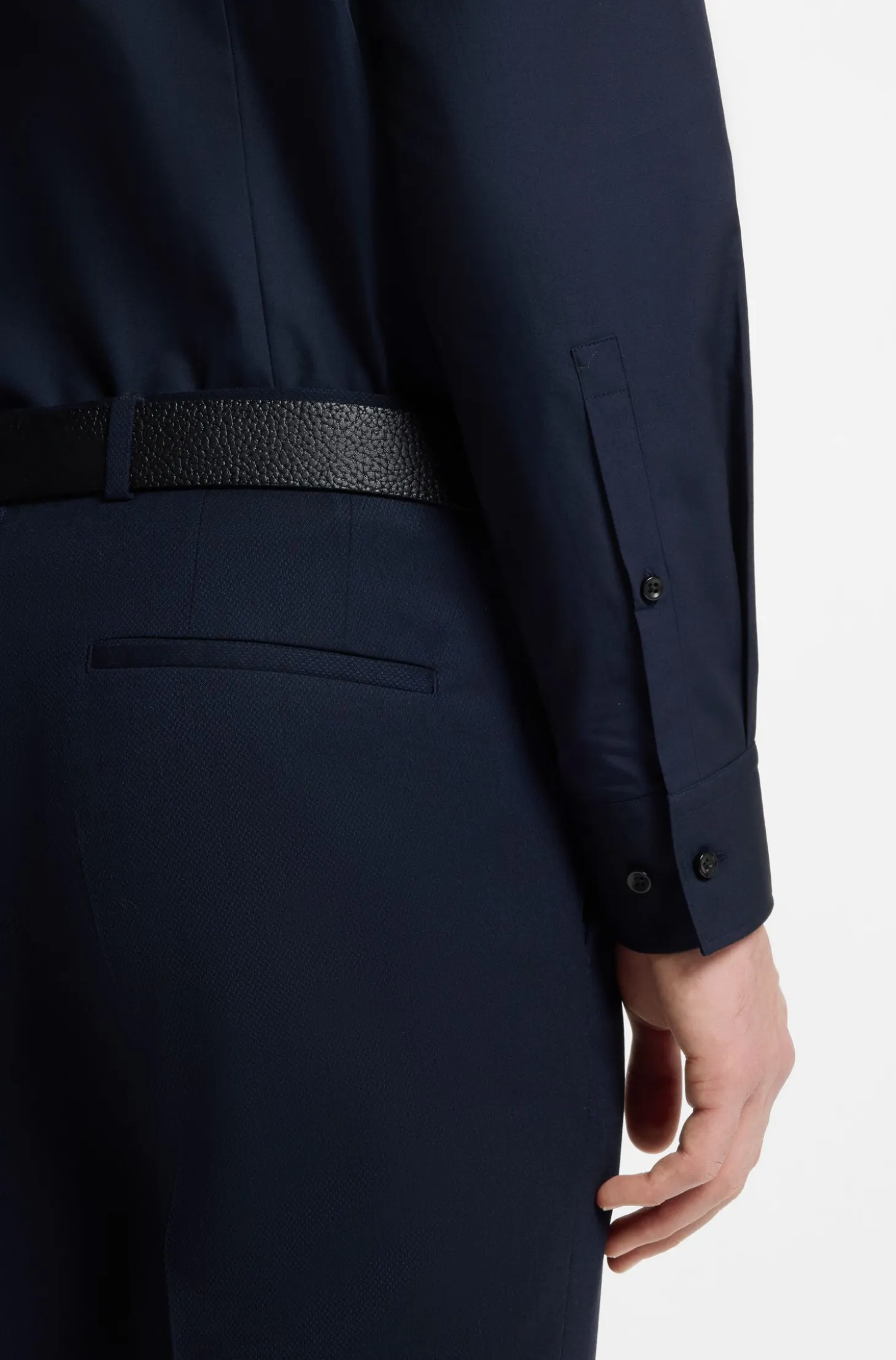 Slim-fit shirt in cotton with spread collar