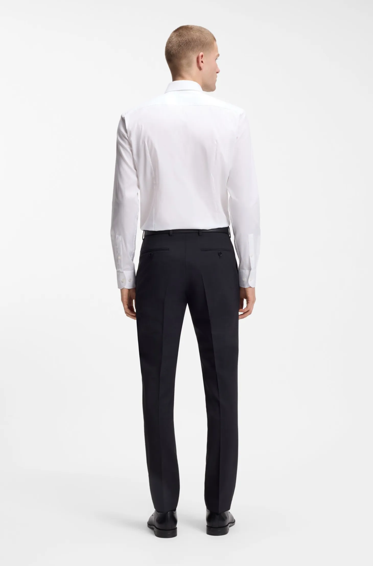 Slim-fit shirt in easy-iron cotton poplin