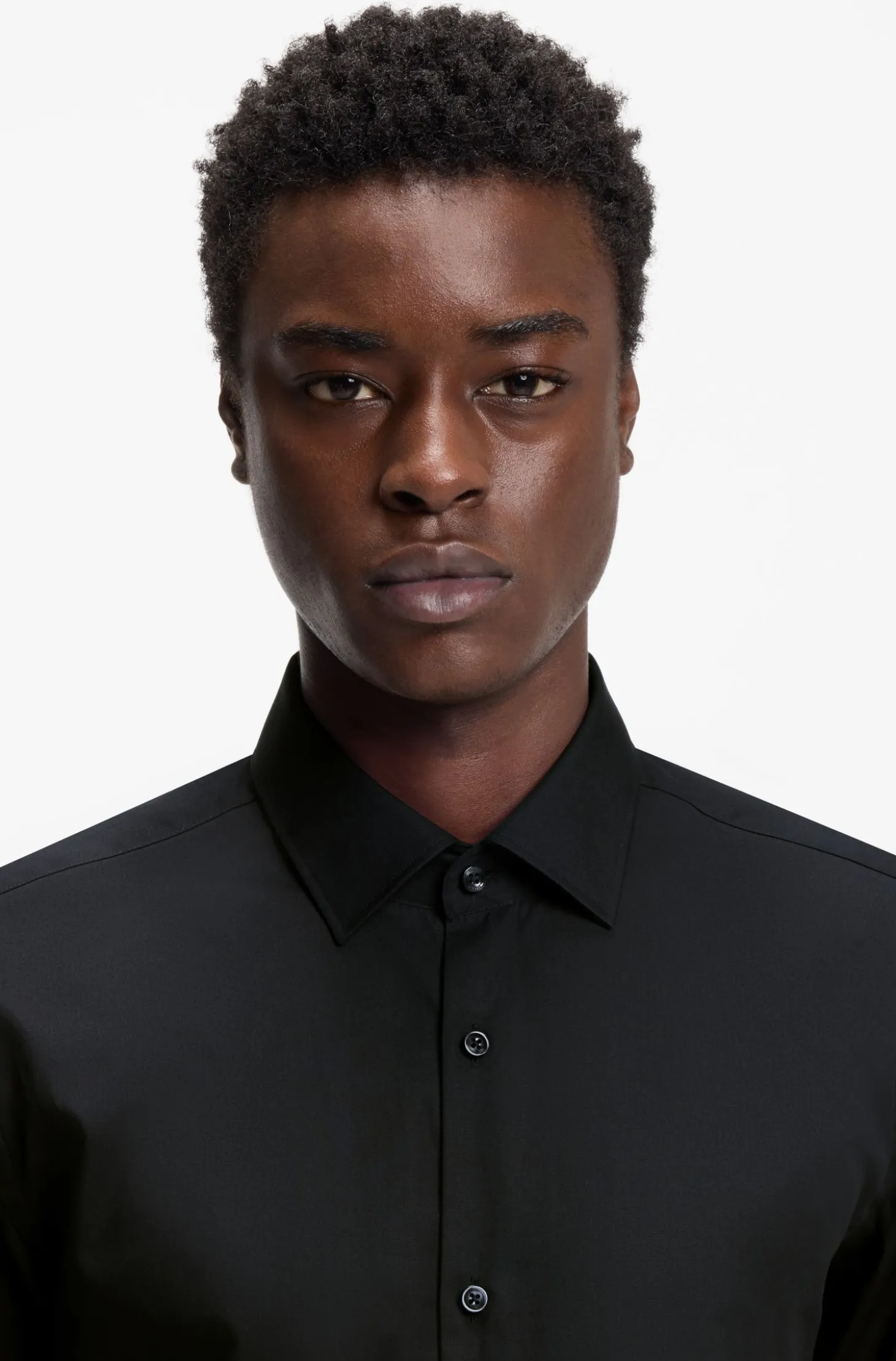 Slim-fit shirt in easy-iron cotton poplin