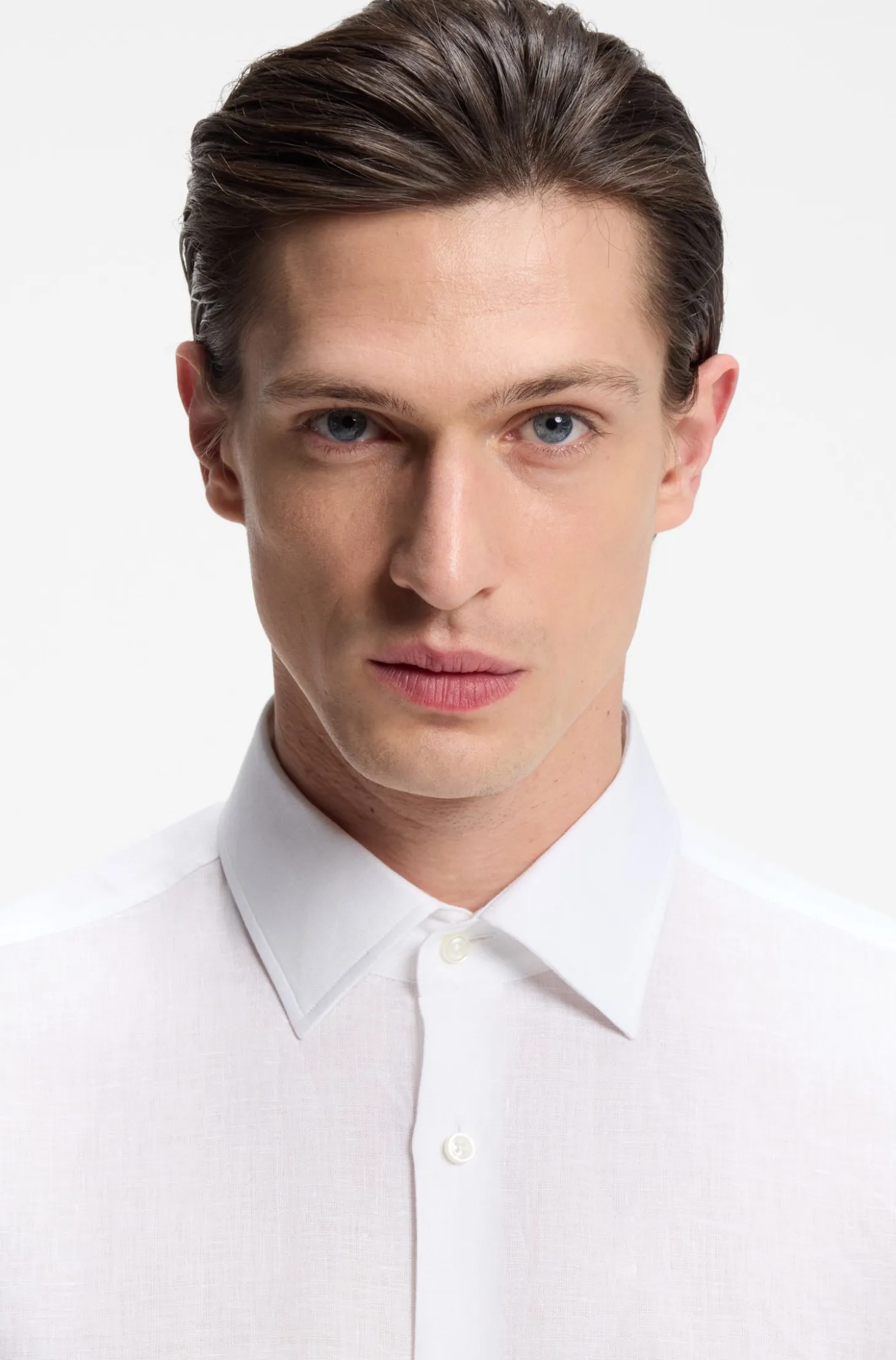 Slim-fit shirt in Italian-made linen