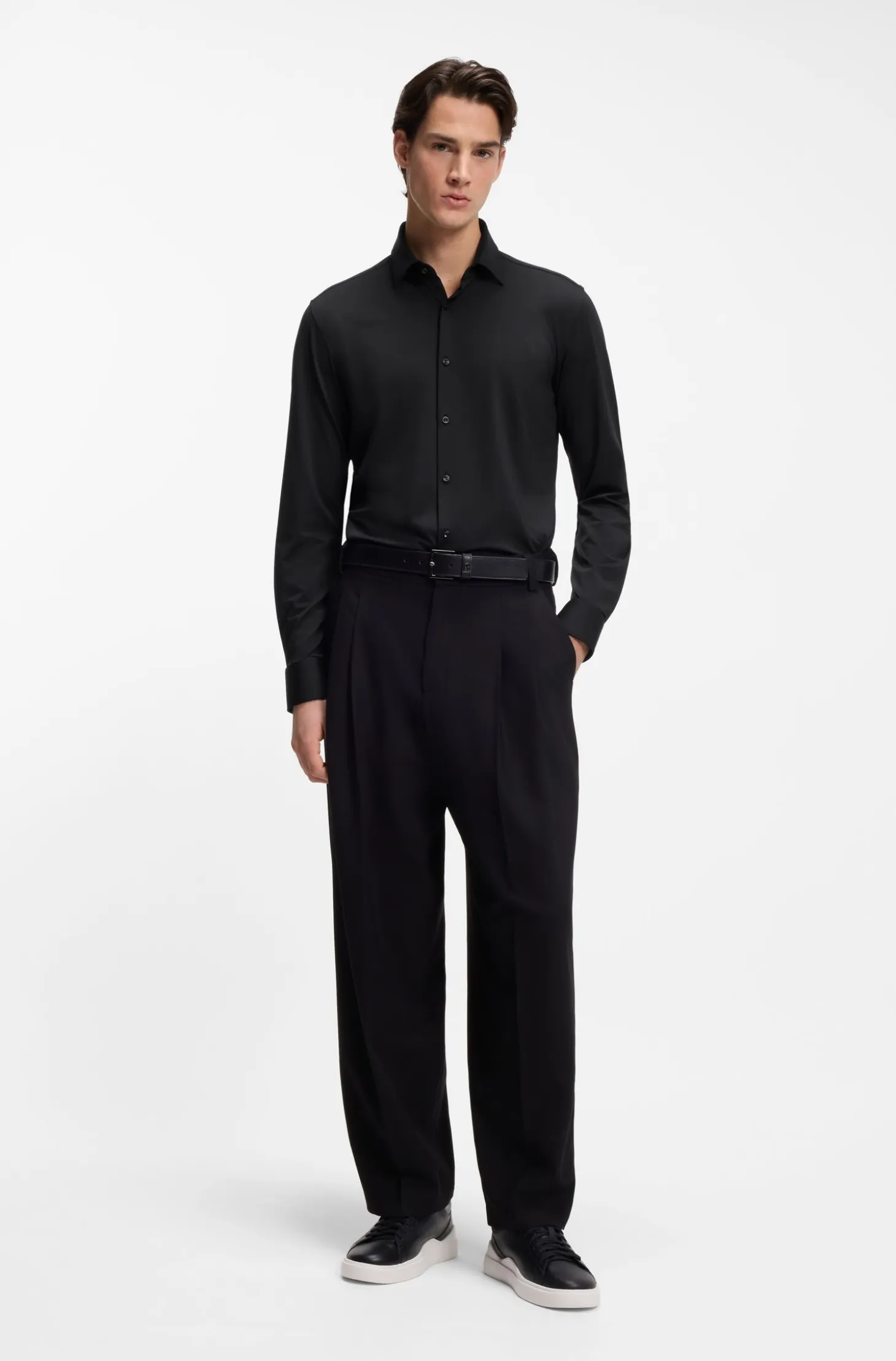 Slim-fit shirt in performance-stretch jersey