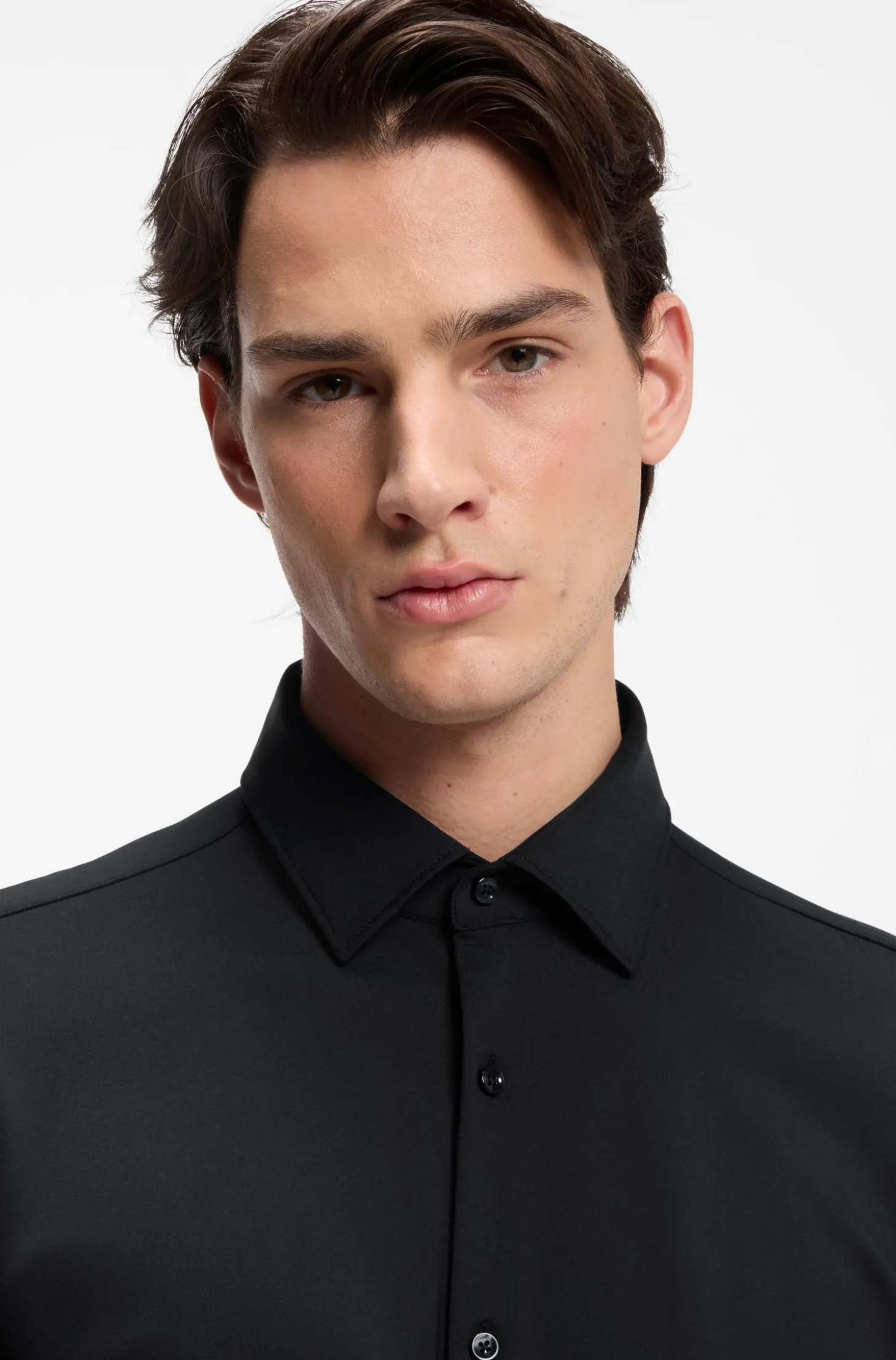 Slim-fit shirt in performance-stretch jersey