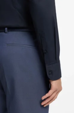 Slim-fit shirt in performance-stretch twill