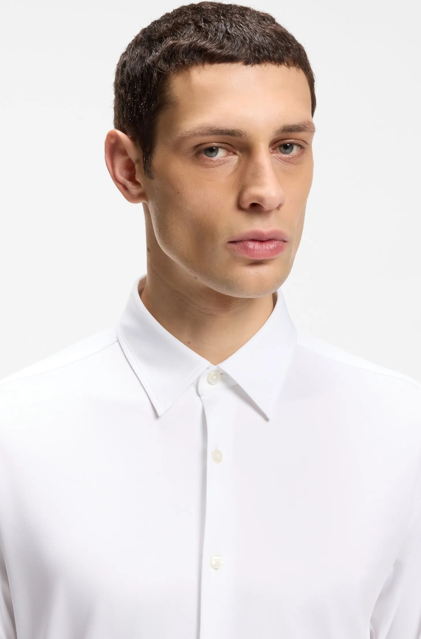 Slim-fit shirt in structured performance-stretch fabric