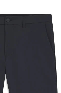 Slim-fit shorts in water-repellent stretch fabric