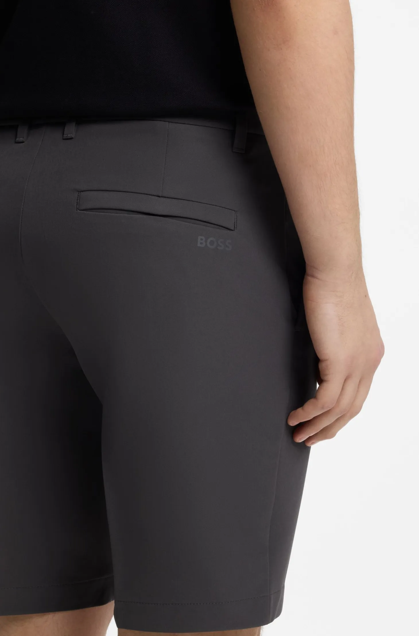 Slim-fit shorts in water-repellent stretch fabric