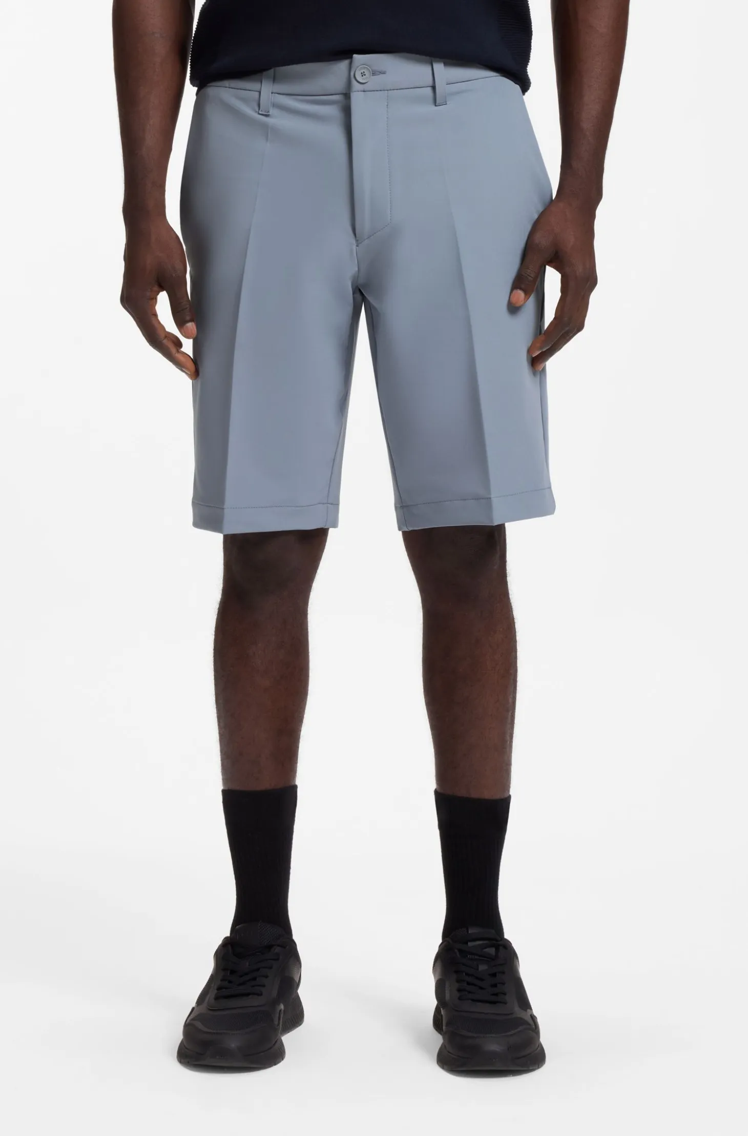 Slim-fit shorts in water-repellent stretch fabric