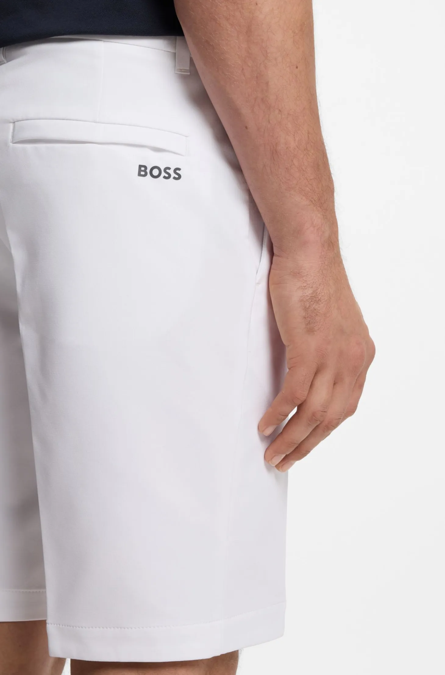 Slim-fit shorts in water-repellent stretch fabric