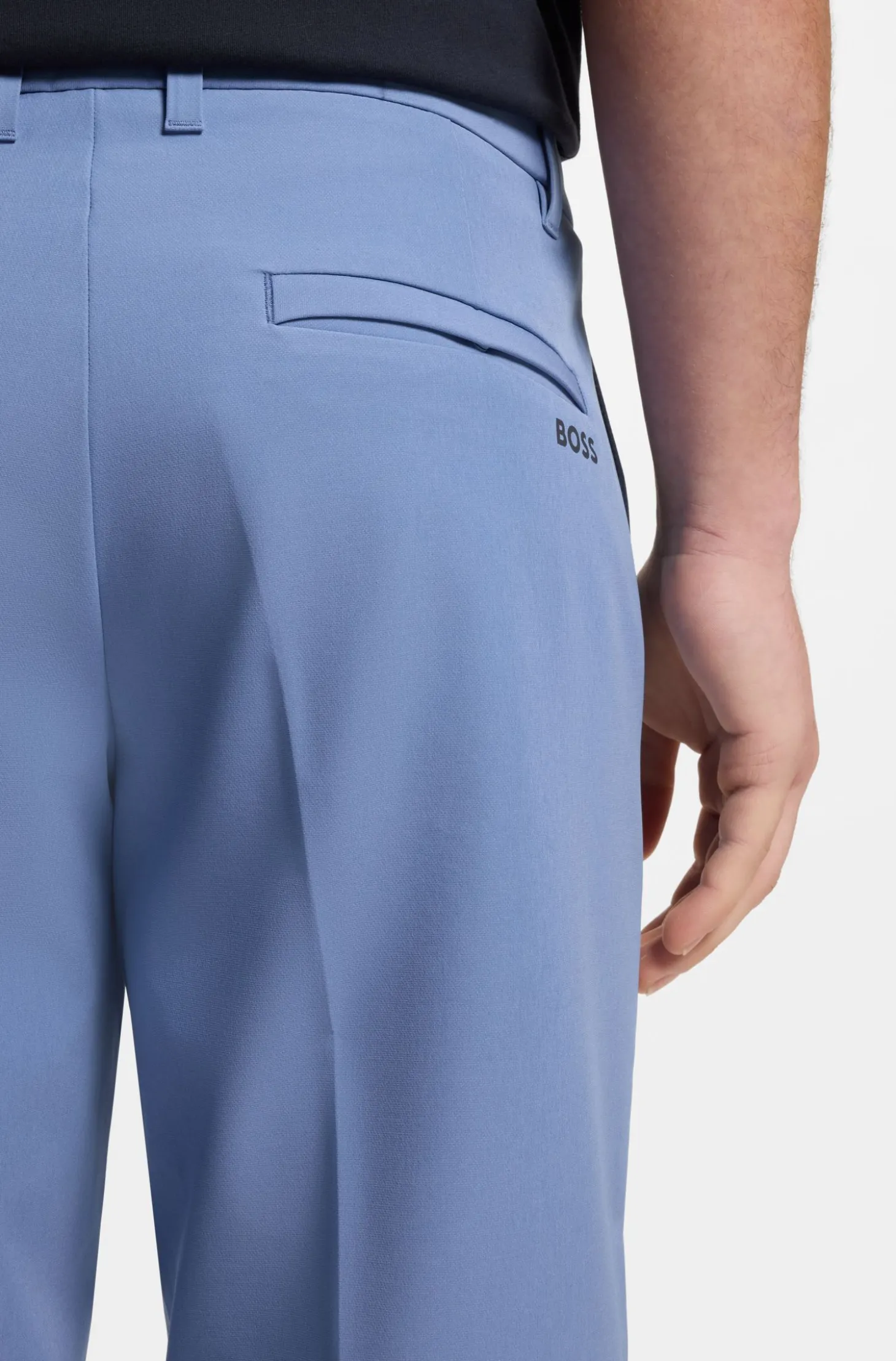 Slim-fit shorts in water-repellent stretch fabric