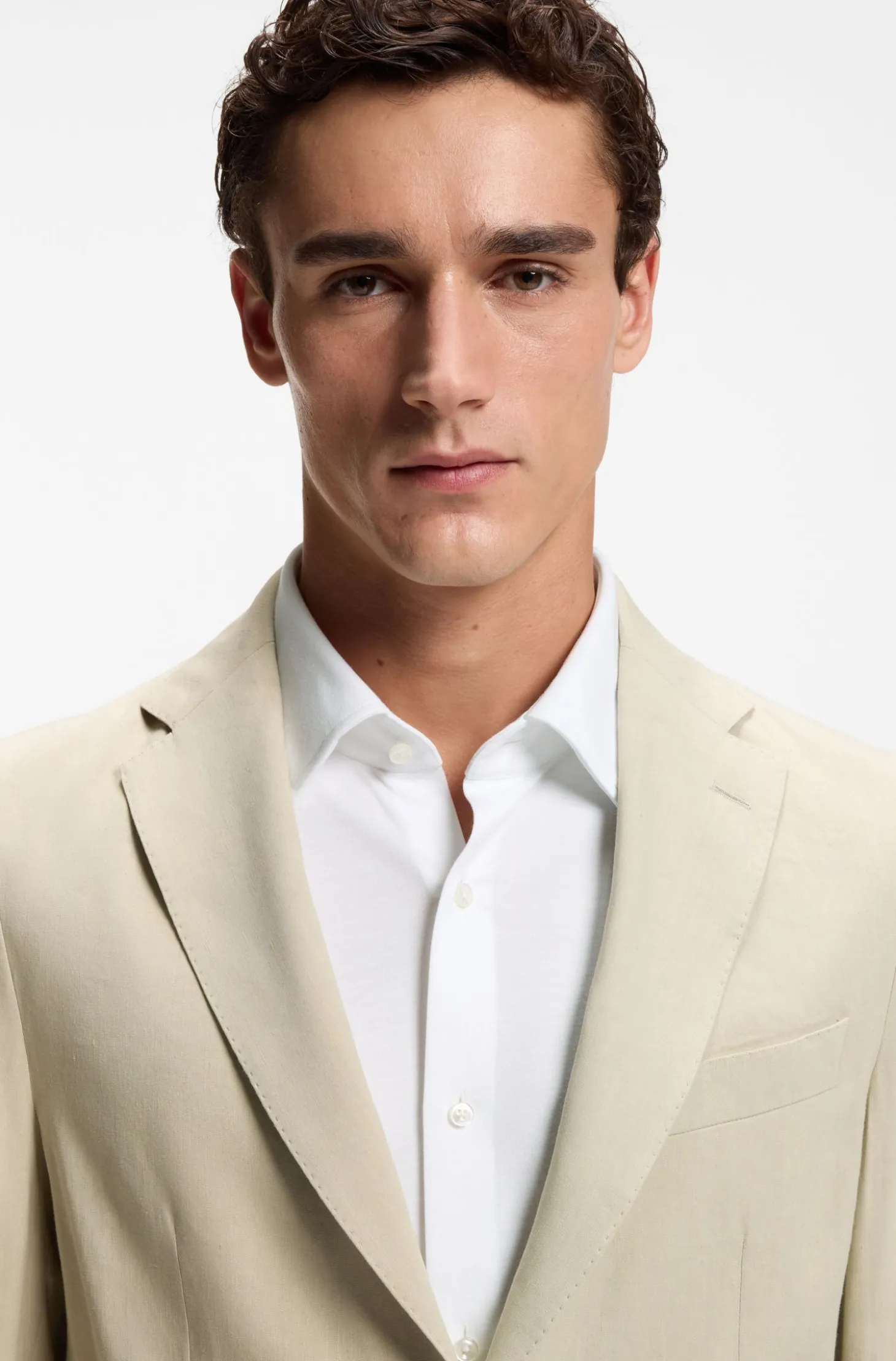 Slim-fit suit jacket in washable Tech Linen