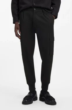 Slim-fit trousers with cargo pockets