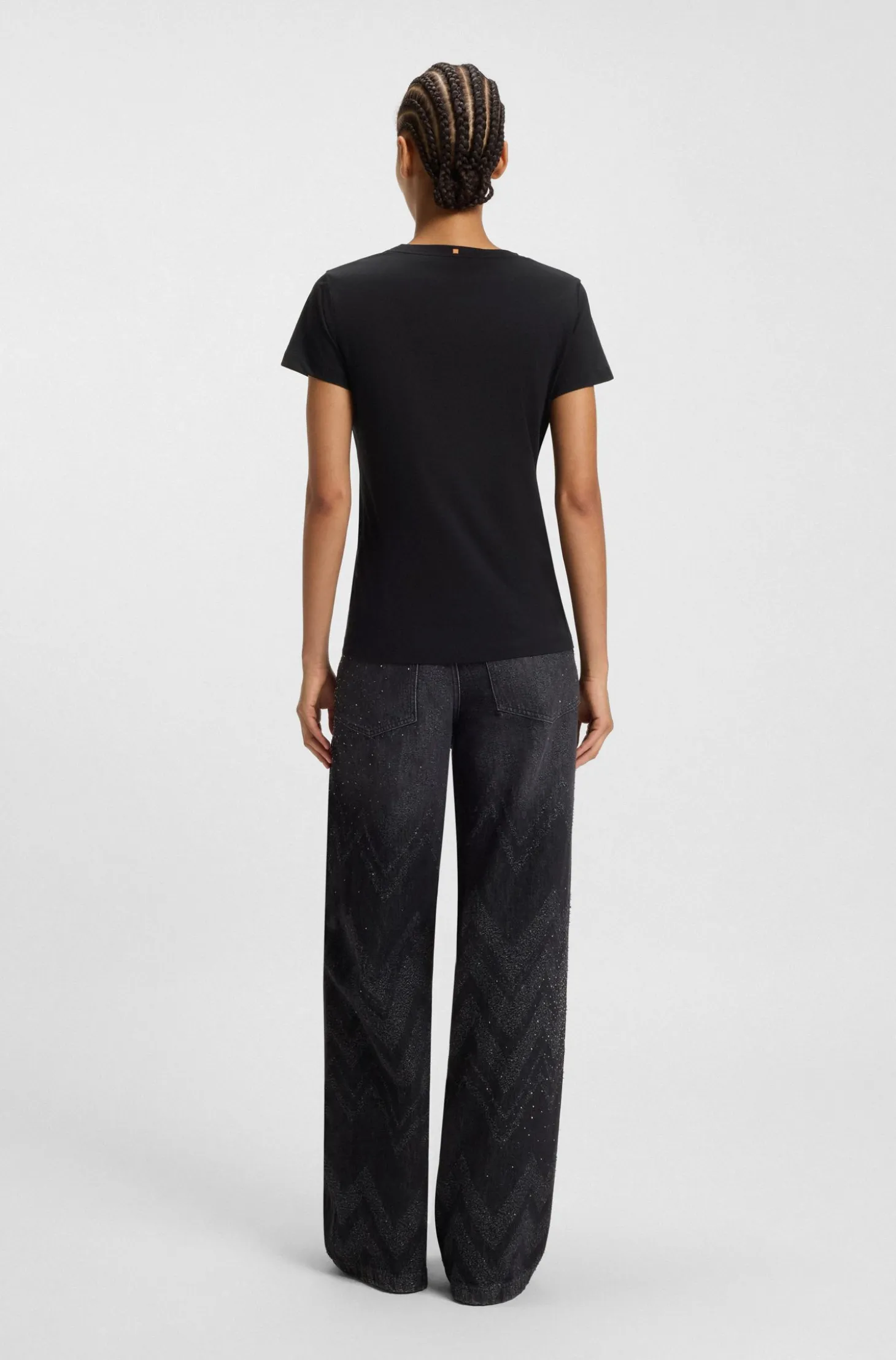 Slim-fit T-shirt in cotton with logo detail