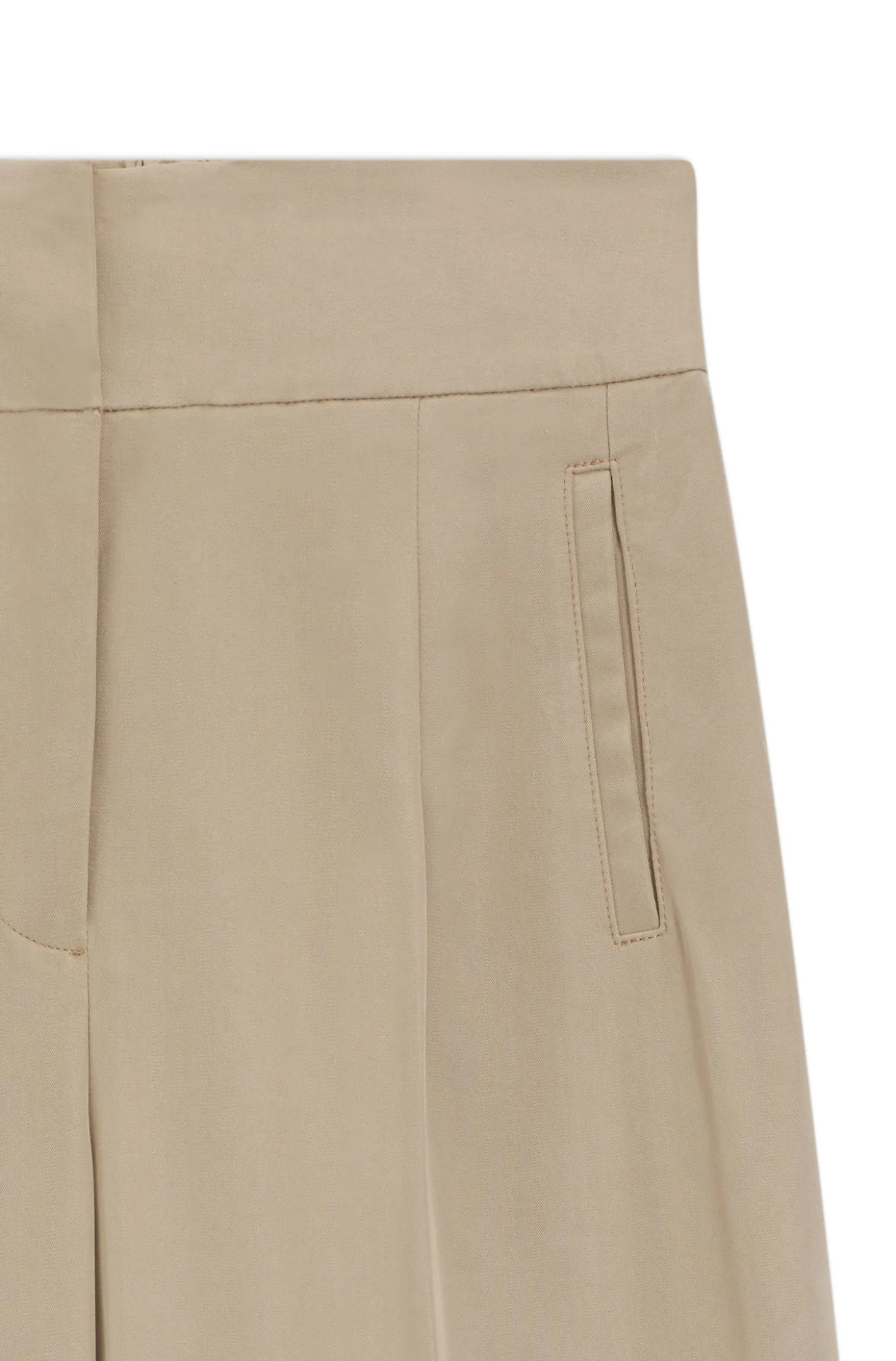 Straight-fit trousers with pleat front