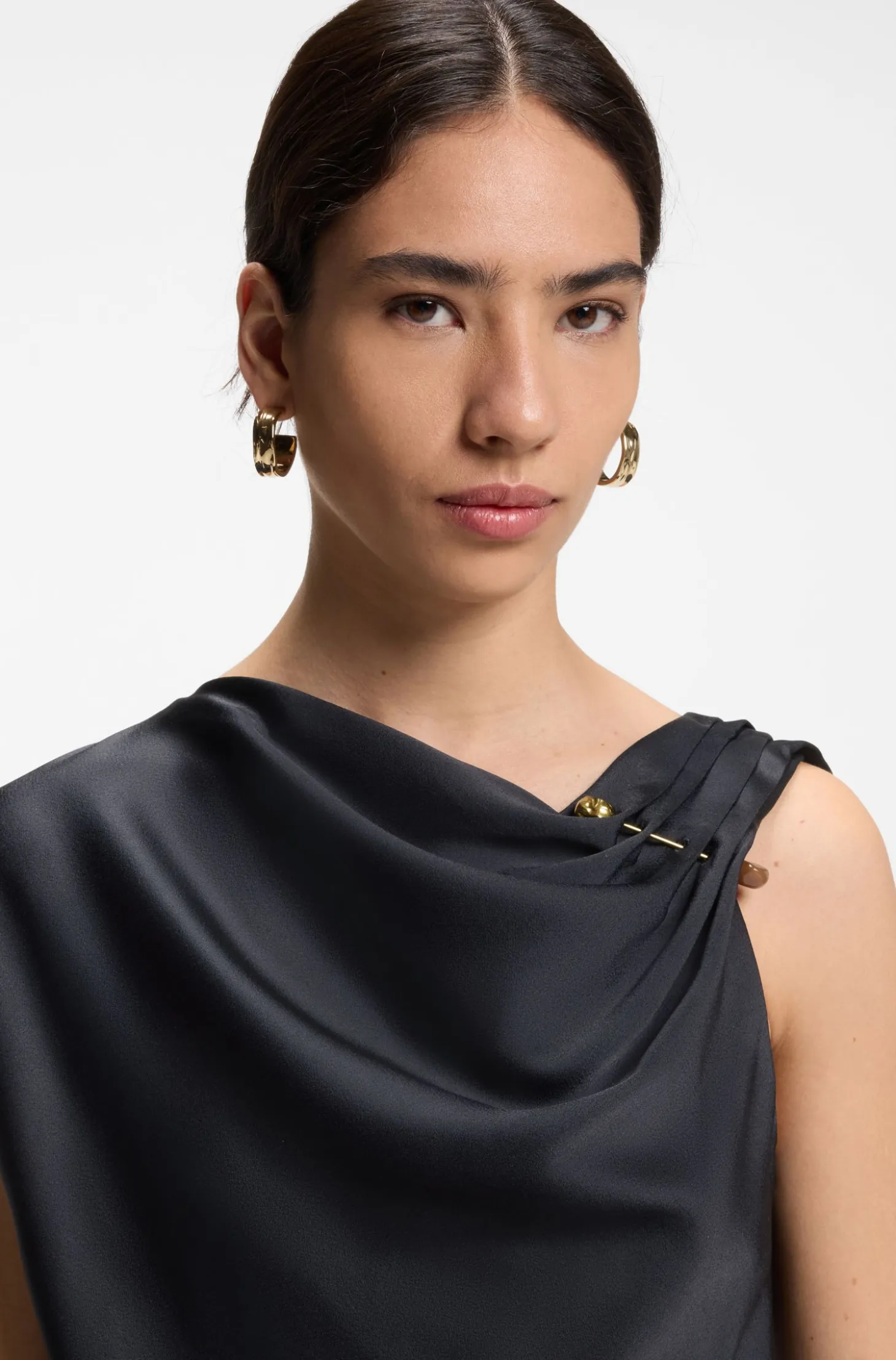 Straight-leg jumpsuit with pin and gathered detail