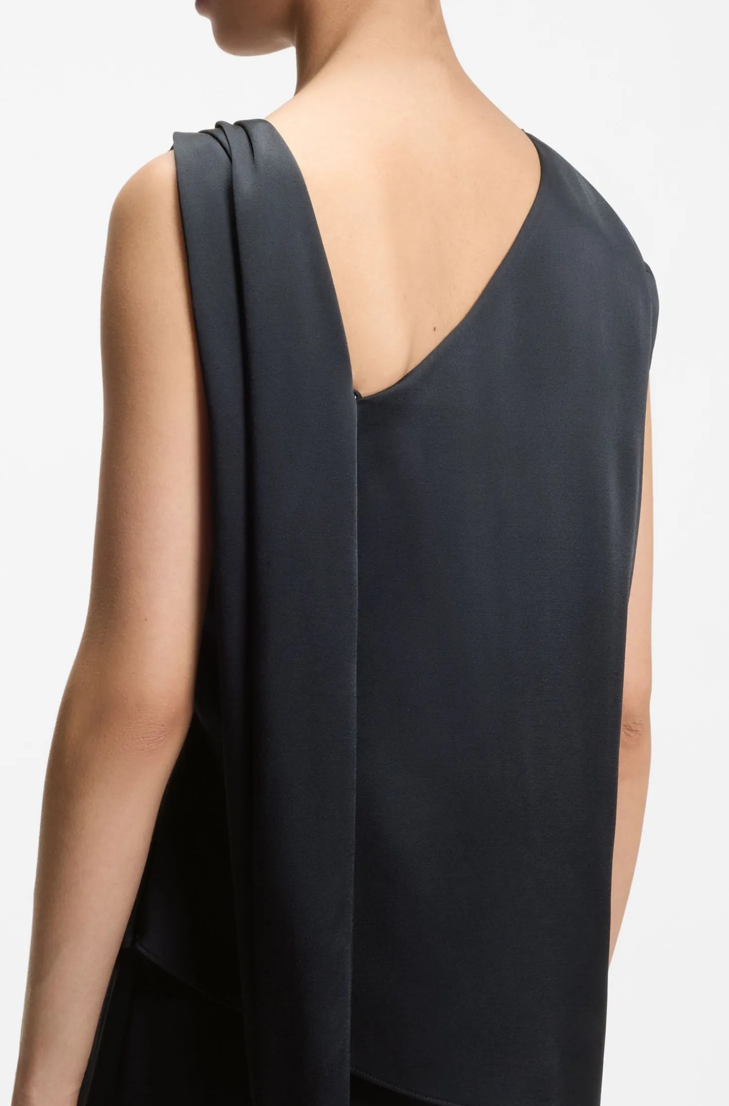 Straight-leg jumpsuit with pin and gathered detail