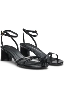 Strappy sandals in leather with block heel