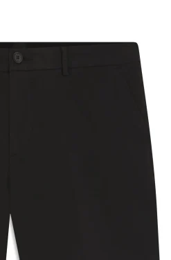 Stretch-cotton shorts in a modern fit