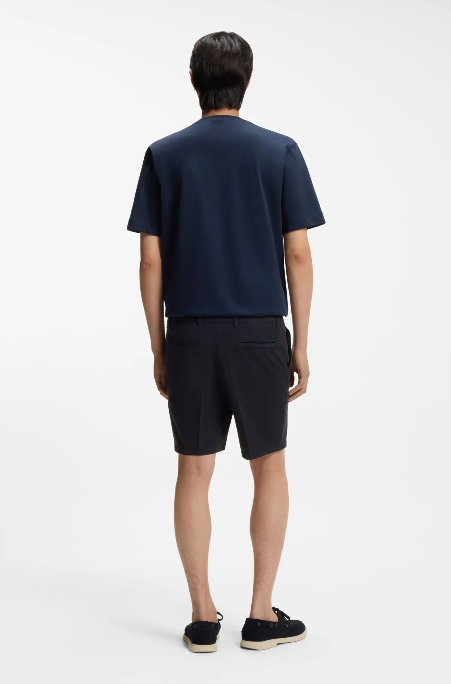 Stretch-cotton shorts in a modern fit