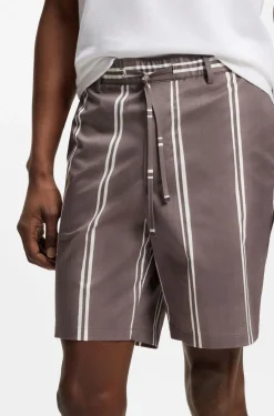 Stretch-cotton shorts with printed pattern