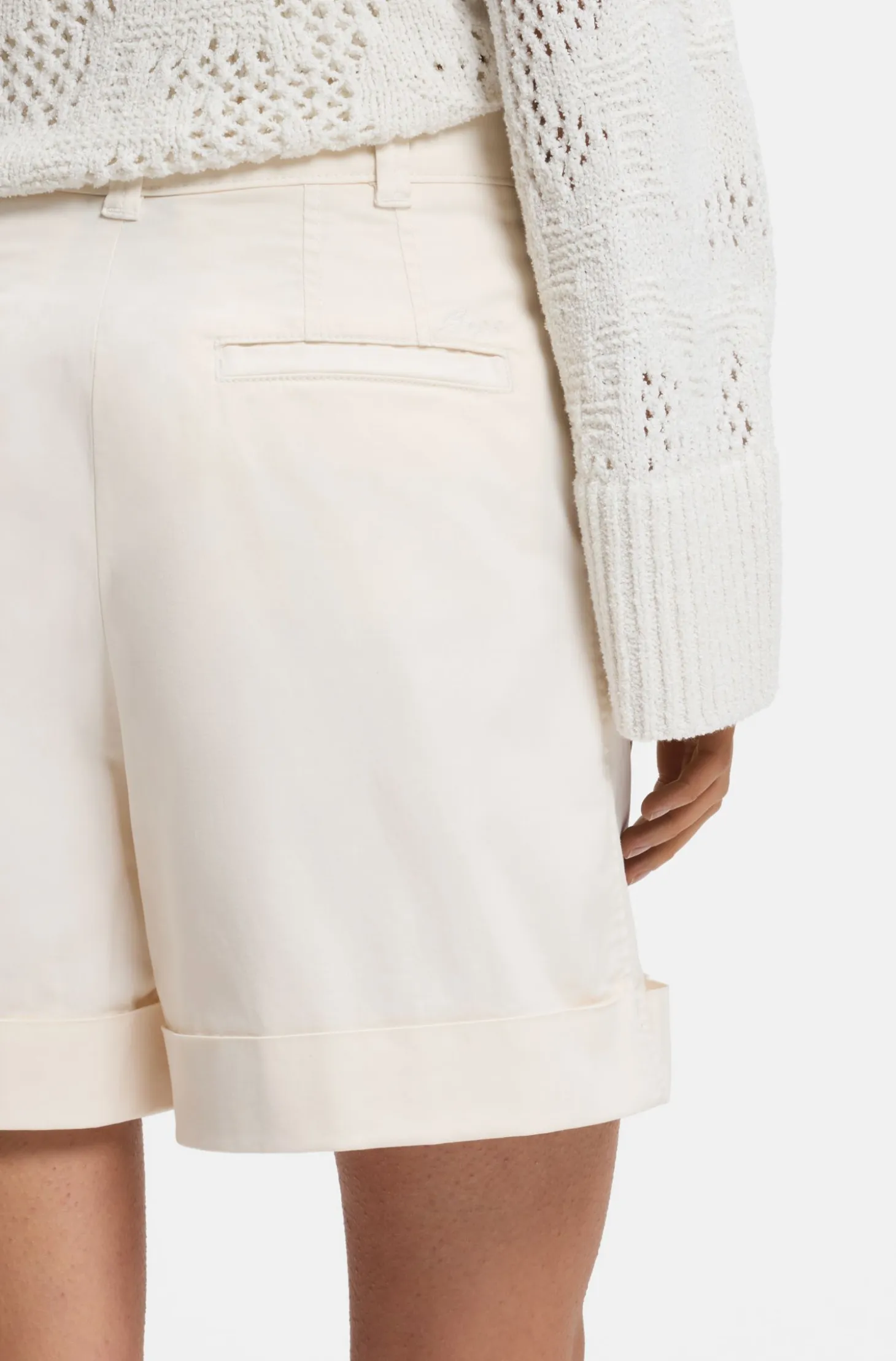 Stretch-cotton shorts with turn-up hems