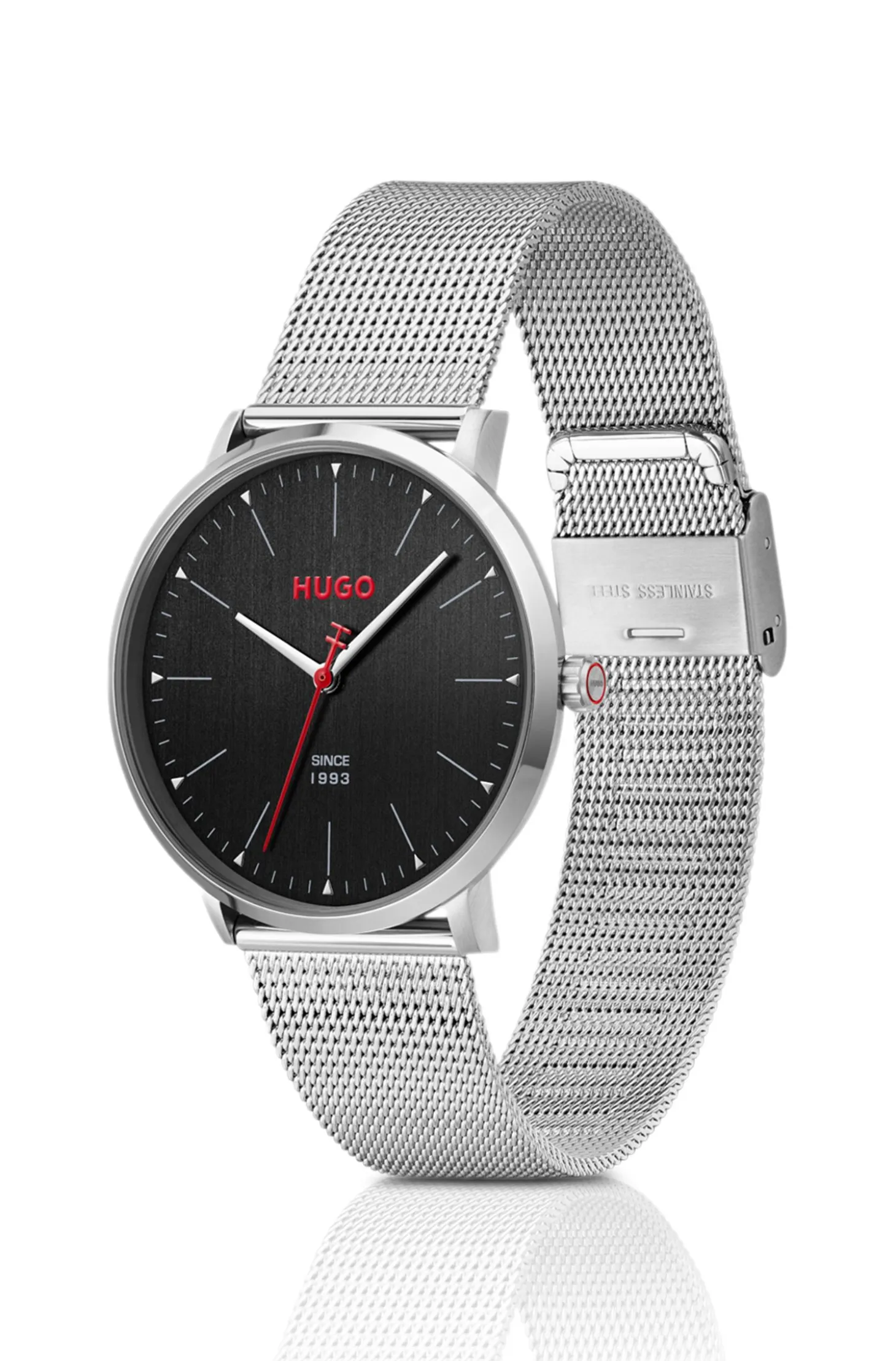 #Style 3H black-dial watch with mesh bracelet