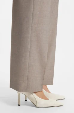 Suede pumps with comfort insole