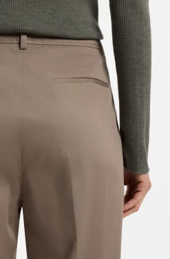 Tapered-fit cropped trousers in stretch cotton