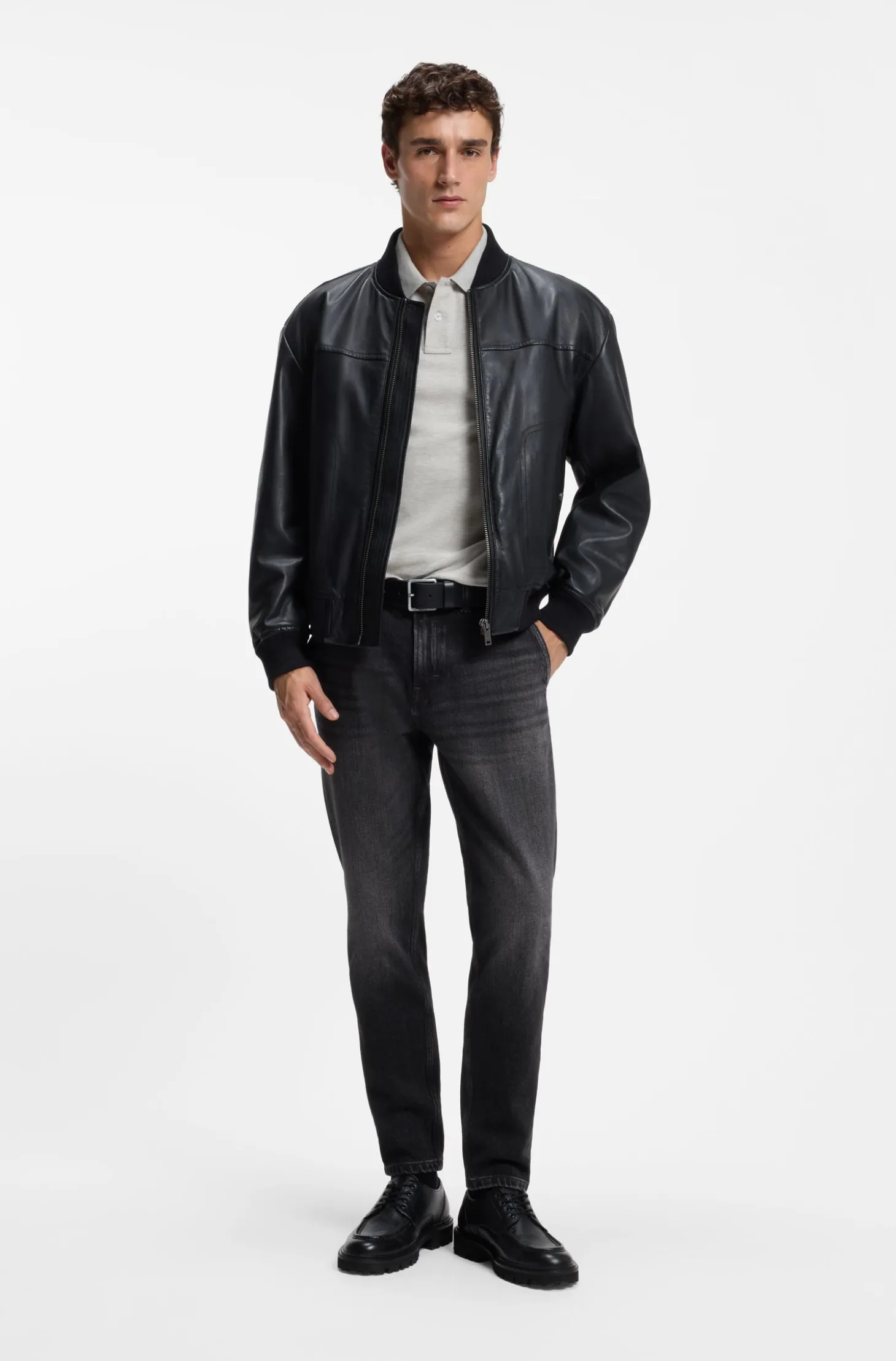 Tapered-fit jeans in black comfort-stretch denim