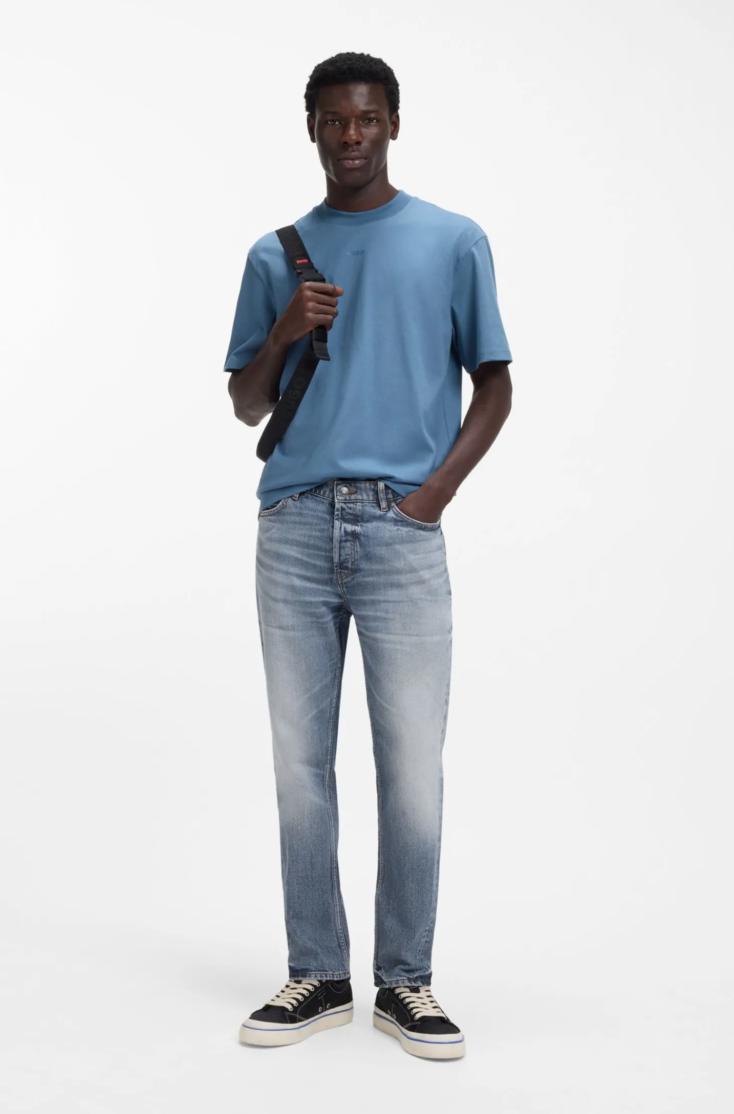 Tapered-fit jeans in blue comfort-stretch denim