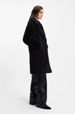 Teddy coat with adjustable collar